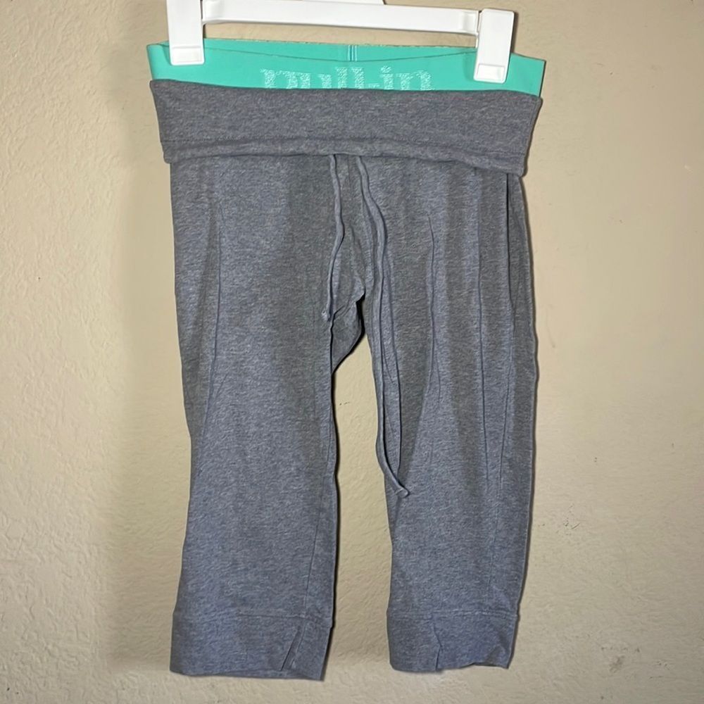 Aqua Waist Grey Leggings